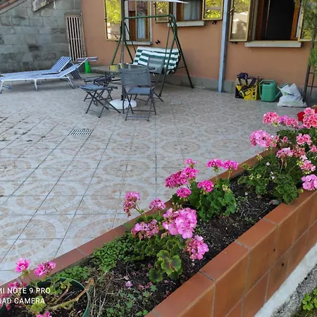 Con Piscina E Giardino Apartmán