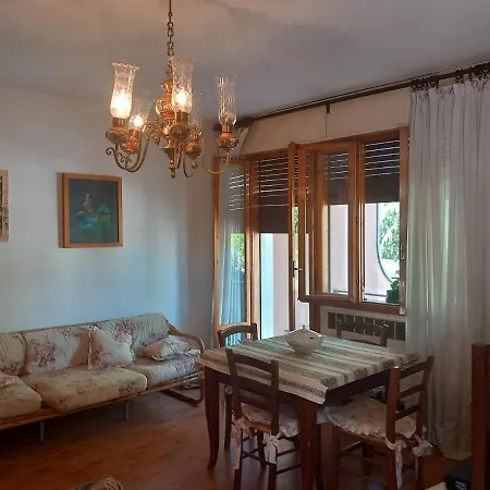 Con Piscina E Giardino Apartman Tolè
